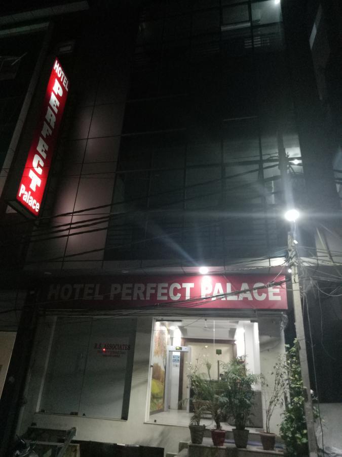 Hotel Perfect Palace Nueva Delhi Exterior foto